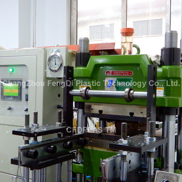 caoutchouc_compression_molding_cfdplas_001